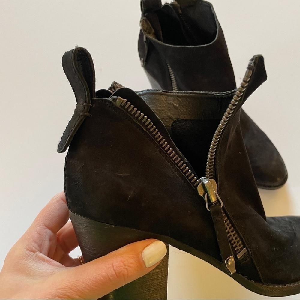 Dolce Vita Black Heeled Booties - Picture 4 of 10